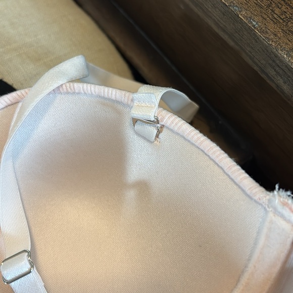 Tahari Black and Cream Intimates Bras - Picture 6 of 7